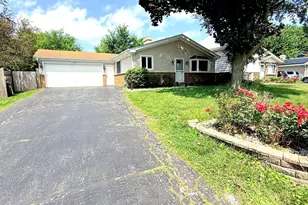 550 S Walnut St, Mundelein, IL 60060 - Photo 1