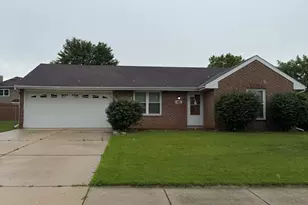 917 Shady Ln, Aurora, IL 60506 - Photo 1