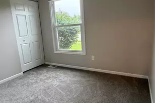 917 Shady Ln, Aurora, IL 60506 - Photo 7