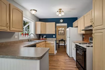 705 Northview Lane, Hoffman Estates, IL 60169 - Photo 7