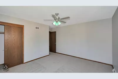 628 Camelot Drive, Burr Ridge, IL 60527 - Photo 19