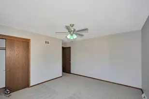 628 Camelot Dr, Burr Ridge, IL 60527 - Photo 19