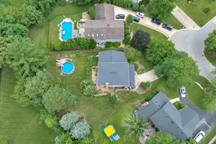 628 Camelot Dr, Burr Ridge, IL 60527 - Photo 3
