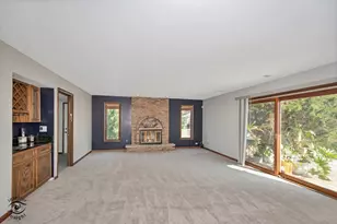628 Camelot Dr, Burr Ridge, IL 60527 - Photo 9
