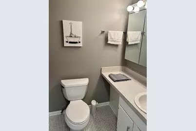 2740 N Pine Grove Avenue #6C, Chicago, IL 60614 - Photo 7