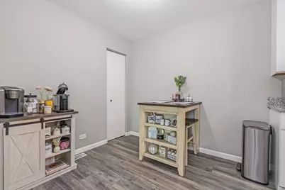 272 Park Ridge Lane #E, Aurora, IL 60504 - Photo 7