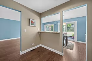 7050 Newport Dr, Woodridge, IL 60517 - Photo 15