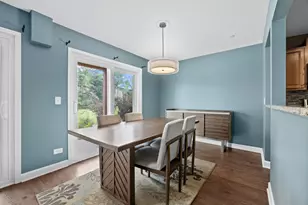 7050 Newport Dr, Woodridge, IL 60517 - Photo 9