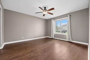 7050 Newport Dr, Woodridge, IL 60517 - Photo 17