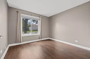 7050 Newport Dr, Woodridge, IL 60517 - Photo 23