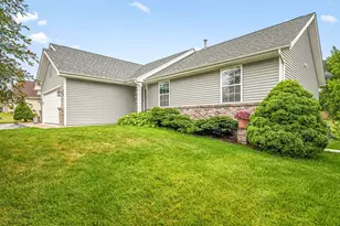12294 Meadow Dr, Winnebago, IL 61088 - Photo 3