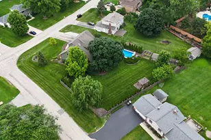 11S514 Webster Ln, Naperville, IL 60564 - Photo 5