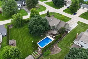 11S514 Webster Ln, Naperville, IL 60564 - Photo 3