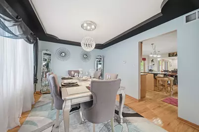 1249 W Parliament Street, Crete, IL 60417 - Photo 7