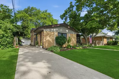 2455 Belleview Avenue, Westchester, IL 60154 - Photo 3