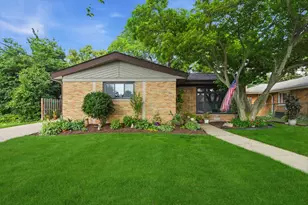 2455 Belleview Ave, Westchester, IL 60154 - Photo 1