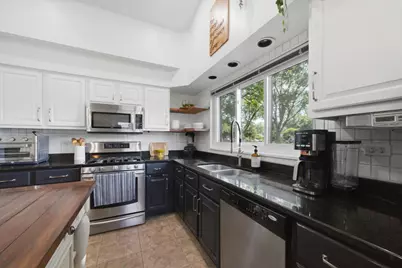 2455 Belleview Avenue, Westchester, IL 60154 - Photo 11