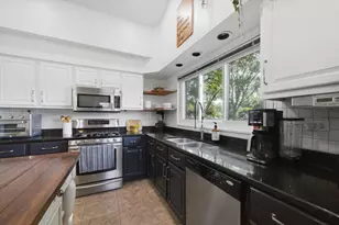 2455 Belleview Ave, Westchester, IL 60154 - Photo 11