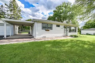 35211 N Edgewater Ln, Ingleside, IL 60041 - Photo 3