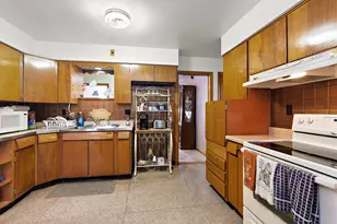14401 S Hoxie Ave, Burnham, IL 60633 - Photo 9