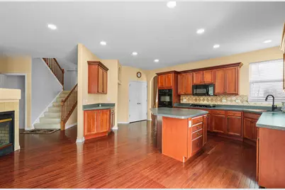 239 Pawtucket Avenue, Elgin, IL 60124 - Photo 13