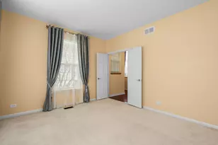 239 Pawtucket Ave, Elgin, IL 60124 - Photo 7