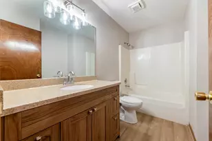2516 Red Oak Trail, Crest Hill, IL 60403 - Photo 9