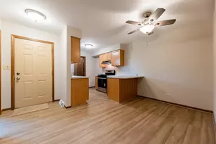 2516 Red Oak Trail, Crest Hill, IL 60403 - Photo 5