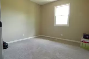 528 W Pheasant Ct, Round Lake Beach, IL 60073 - Photo 11