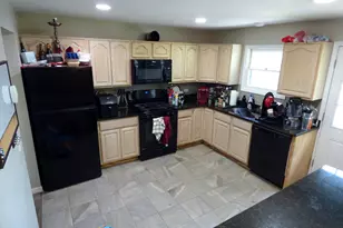 528 W Pheasant Ct, Round Lake Beach, IL 60073 - Photo 7