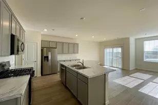 2243 Horseshoe Cir, Naperville, IL 60564 - Photo 5