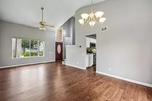 561 Ivory Ln, Bartlett, IL 60103 - Photo 5