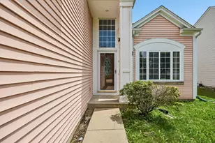 561 Ivory Ln, Bartlett, IL 60103 - Photo 3