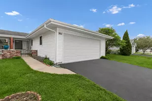 951 Chelsea Ln, Schaumburg, IL 60193 - Photo 1