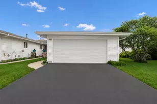 951 Chelsea Ln, Schaumburg, IL 60193 - Photo 3