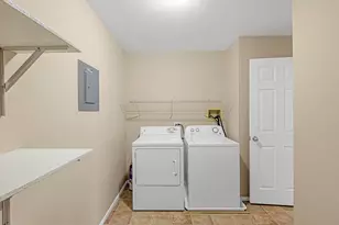 100 Superior Ct, Schaumburg, IL 60193 - Photo 11