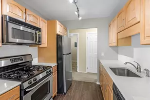 100 Superior Ct, Schaumburg, IL 60193 - Photo 7