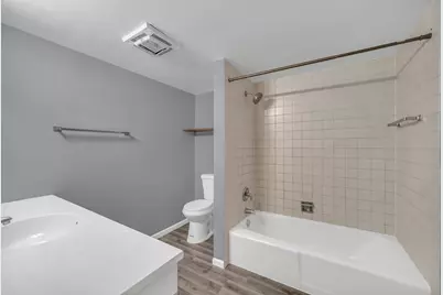 138 E Bailey Road #M, Naperville, IL 60565 - Photo 15