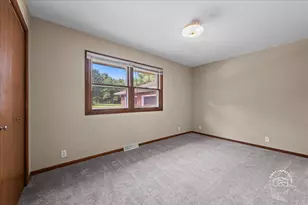 1201 Johnston Dr, Aurora, IL 60506 - Photo 11