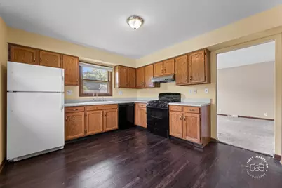 1201 Johnston Drive, Aurora, IL 60506 - Photo 7