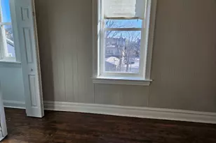 827 W 33rd Pl, Chicago, IL 60608 - Photo 5