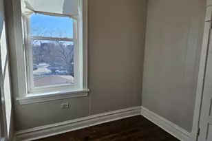 827 W 33rd Pl, Chicago, IL 60608 - Photo 11