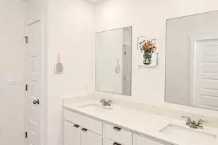 101 Fieldcrest Ave, Hampshire, IL 60140 - Photo 15