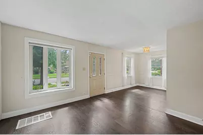 11336 S Avenue G, Chicago, IL 60617 - Photo 7