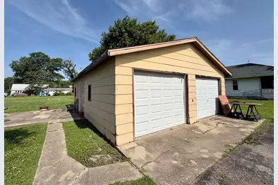 101 N Railroad Street, Patoka, IL 62875 - Photo 9