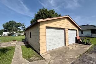 101 N Railroad St, Patoka, IL 62875 - Photo 9