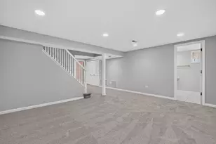 881 Heatherbrook Ct, Wheaton, IL 60189 - Photo 17