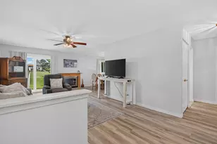881 Heatherbrook Ct, Wheaton, IL 60189 - Photo 5