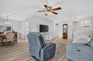 881 Heatherbrook Ct, Wheaton, IL 60189 - Photo 7