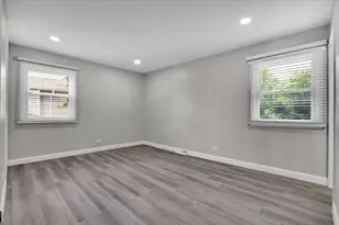 4255 Dixon Dr, Hoffman Estates, IL 60192 - Photo 17